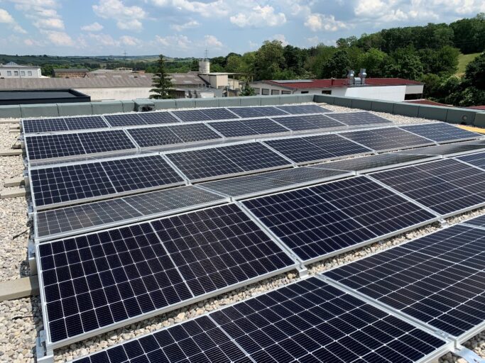 Solaranlage Photovoltaik Fotovoltaik Hausbauen Baumeister Schöll Bau Mattersburg Forchtenstein Burgenland Baufirma